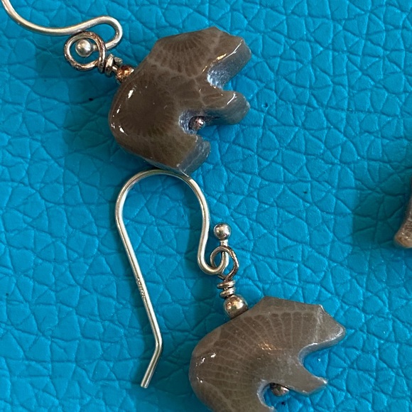 Petoskey Mama Bear Pendant and Baby Bear Earrings Set Silver with 18” Chain - Picture 3 of 9